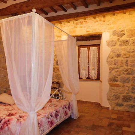 Sognare Nel Castello Hotel Monteriggioni Bagian luar foto
