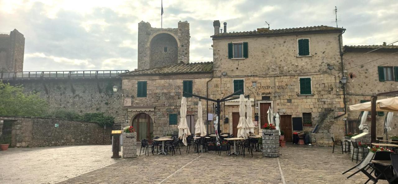 Sognare Nel Castello Hotel Monteriggioni Bagian luar foto