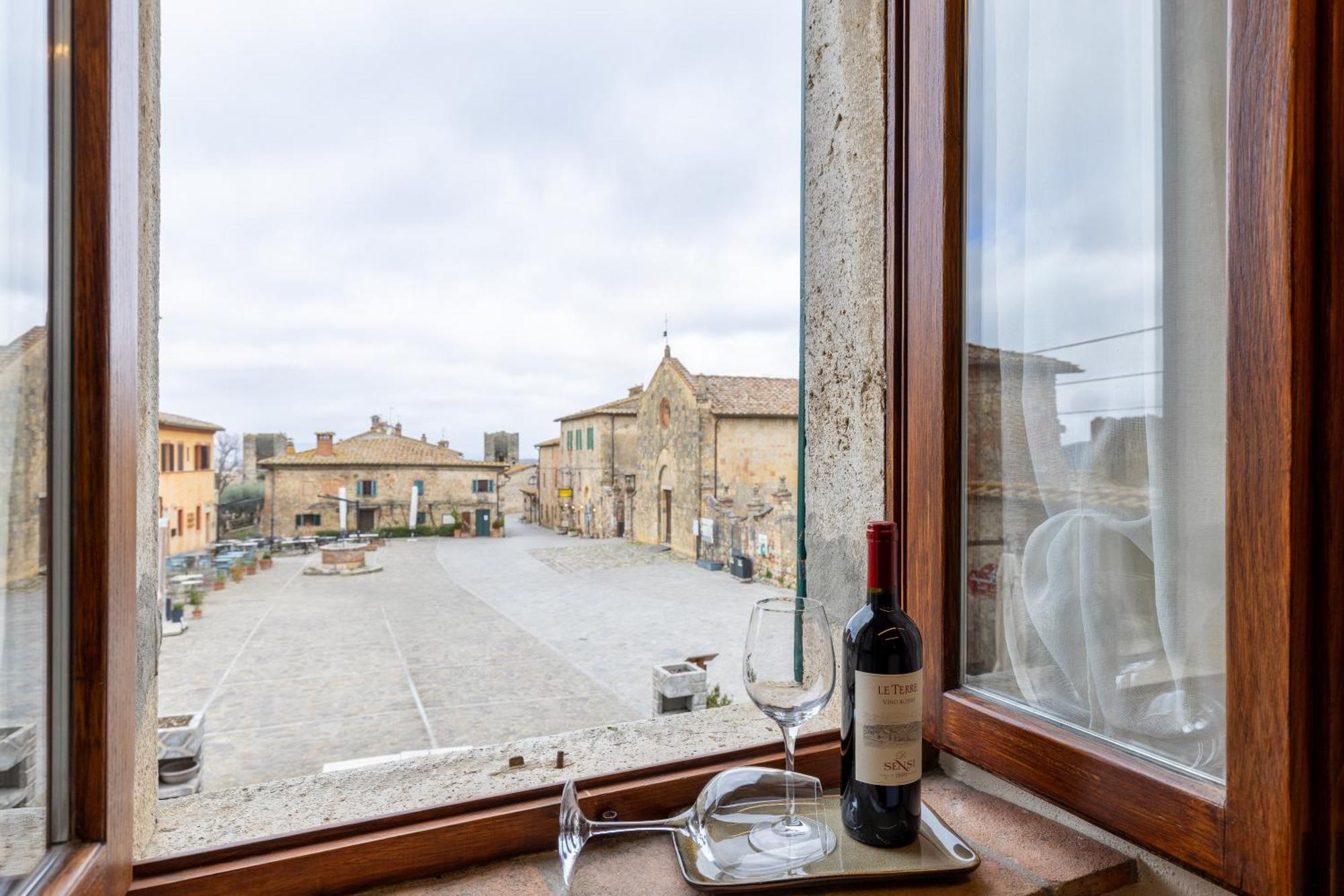 Sognare Nel Castello Hotel Monteriggioni Bagian luar foto