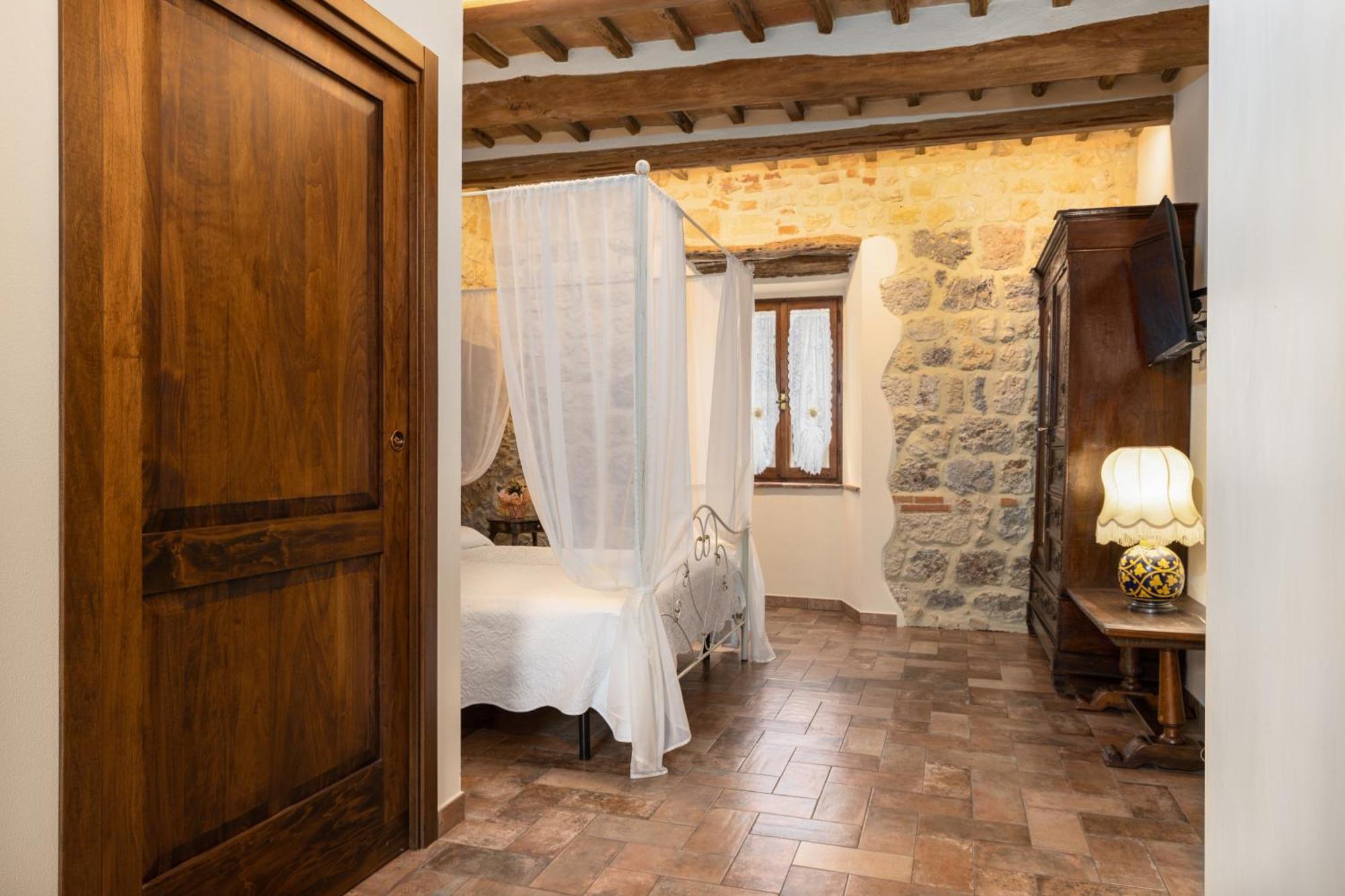Sognare Nel Castello Hotel Monteriggioni Bagian luar foto