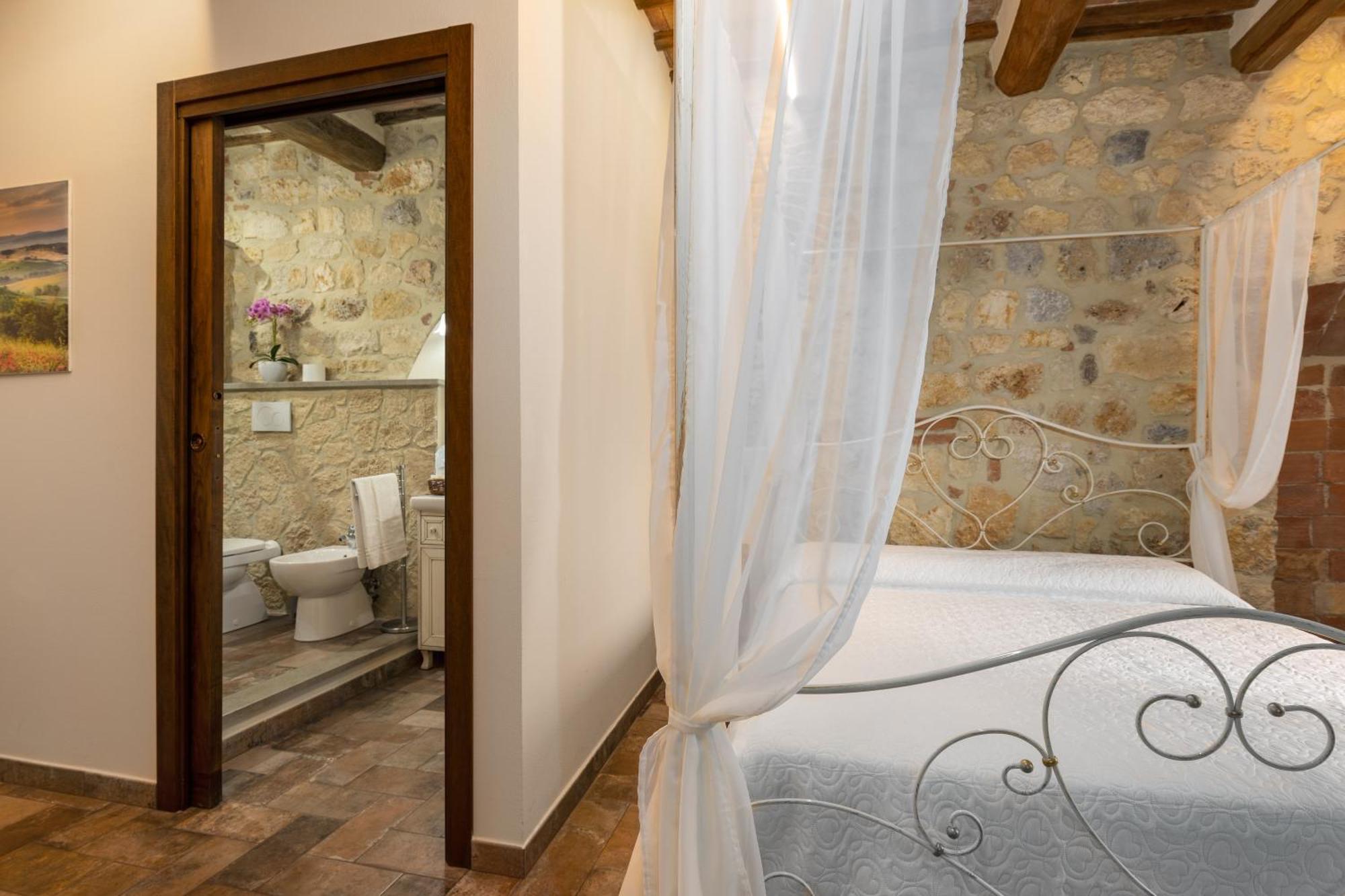 Sognare Nel Castello Hotel Monteriggioni Bagian luar foto